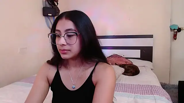 Snapshot of chika_hellar chatting on 03.10.26 chika hellar online show from 03.10.26