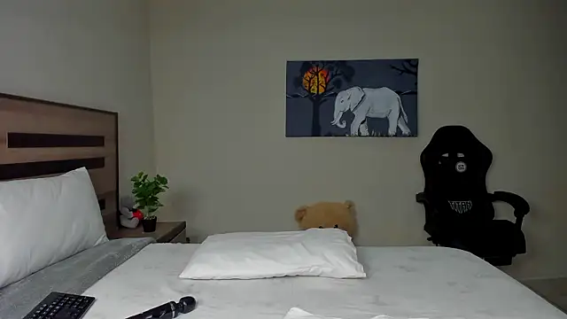 Renee-18 online show from 01.13.26