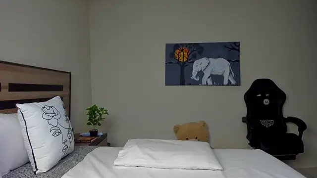 Snapshot of Renee-18 chatting on 02.08.26 Renee-18 online show from 02.08.26