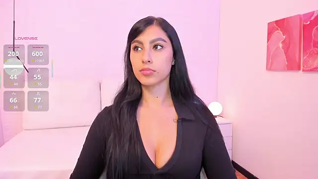 Snapshot of Emily_roux chatting on 09.10.25 Emily roux online show from 09.10.25