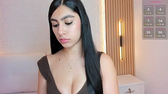 Snapshot of Emily_roux chatting on 02.18.26 Emily roux online show from 02.18.26