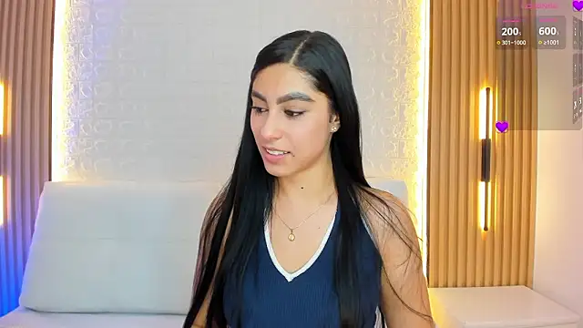 Snapshot of Emily_roux chatting on 03.20.26 Emily roux online show from 03.20.26