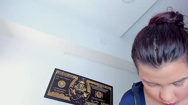 Snapshot of Elsalombardi_ chatting on 09.11.25 Elsalombardi  online show from 09.11.25
