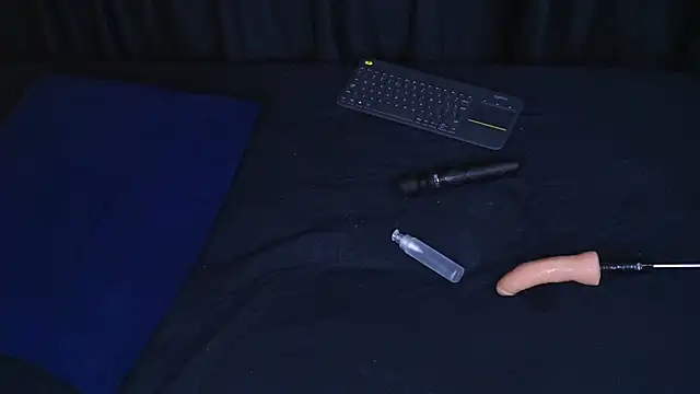 RaquelLust online show from 12.21.24