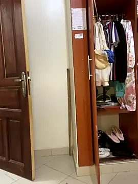 Snapshot of sweet18creamybigpussy chatting on 09.11.25 sweet18creamybigpussy online show from 09.11.25