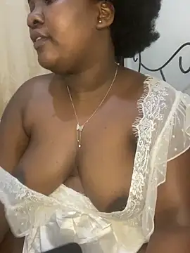 Snapshot of sweet18creamybigpussy chatting on 09.15.25 sweet18creamybigpussy online show from 09.15.25