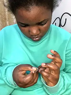 Snapshot of sweet18creamybigpussy chatting on 09.21.25 sweet18creamybigpussy online show from 09.21.25