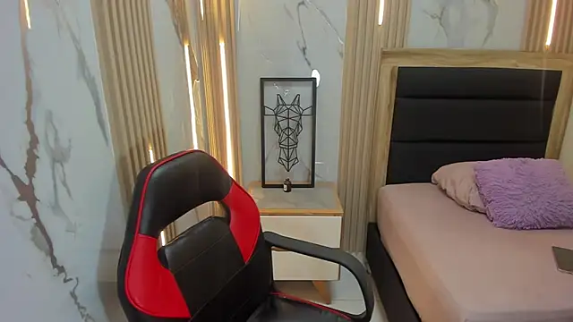 Snapshot of delilaquinn chatting on 10.17.25 delilaquinn online show from 10.17.25