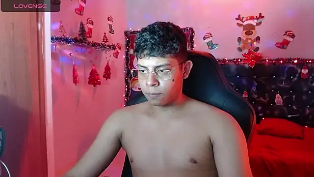 Snapshot of Wiiliam_20 chatting on 12.11.24 Wiiliam 20 online show from 12.11.24