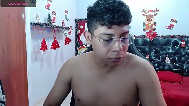 Snapshot of Wiiliam_20 chatting on 12.12.24 Wiiliam 20 online show from 12.12.24