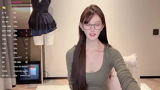 Snapshot of omaiiil chatting on 11.01.25 omaiiil online show from 11.01.25