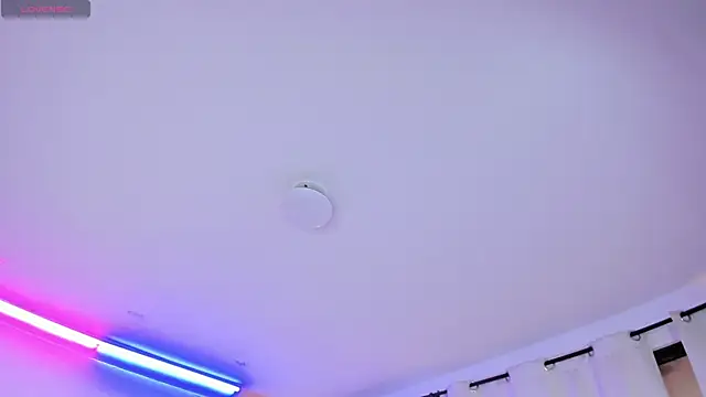 Snapshot of EmmaCrush chatting on 02.19.25 EmmaCrush online show from 02.19.25