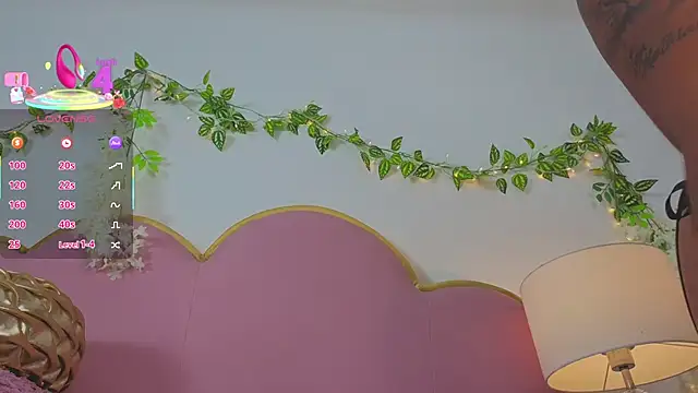 Snapshot of EmmaCrush chatting on 09.10.25 EmmaCrush online show from 09.10.25