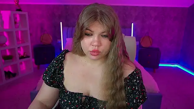 Snapshot of GabbieJay chatting on 06.16.26 GabbieJay online show from 06.16.26