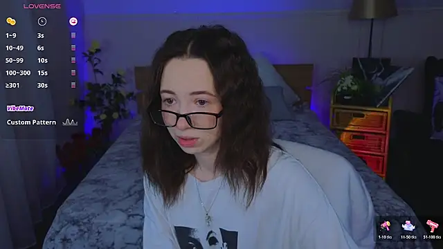 Hayle Hill online show from 03.11.26