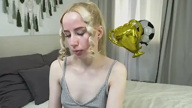 Snapshot of Cassie_Kelman chatting on 06.23.26 Cassie Kelman online show from 06.23.26