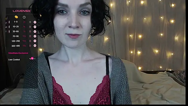 Snapshot of TinaWince chatting on 12.09.24 TinaWince online show from 12.09.24