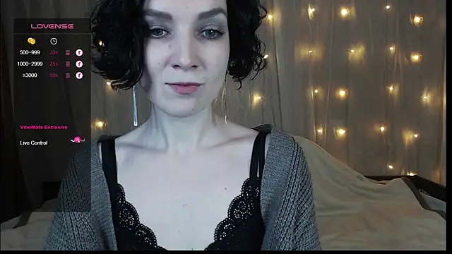 Snapshot of TinaWince chatting on 12.13.24 TinaWince online show from 12.13.24