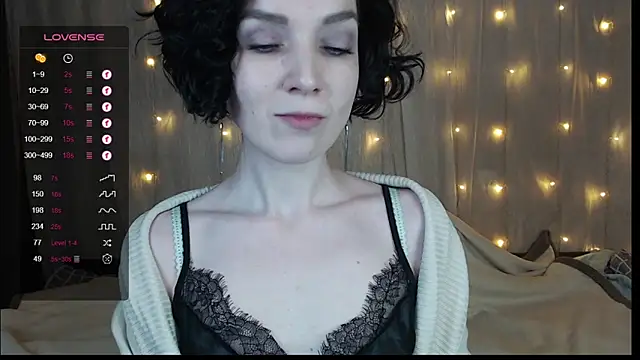 Snapshot of TinaWince chatting on 12.14.24 TinaWince online show from 12.14.24