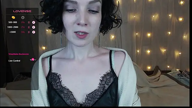 Snapshot of TinaWince chatting on 12.14.24 TinaWince online show from 12.14.24