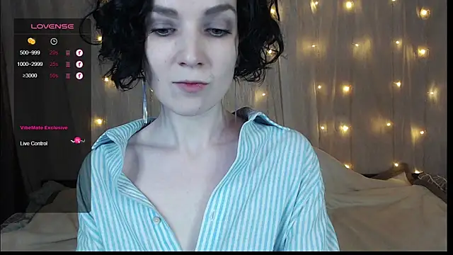 Snapshot of TinaWince chatting on 12.15.24 TinaWince online show from 12.15.24