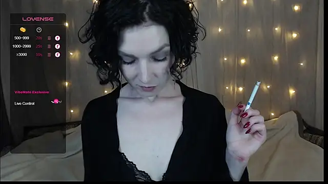 Snapshot of TinaWince chatting on 12.27.24 TinaWince online show from 12.27.24