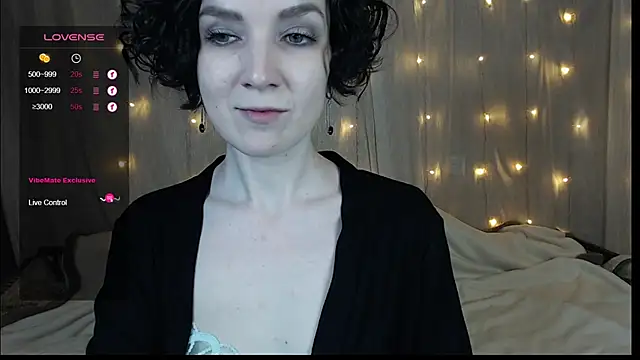 Snapshot of TinaWince chatting on 01.04.25 TinaWince online show from 01.04.25