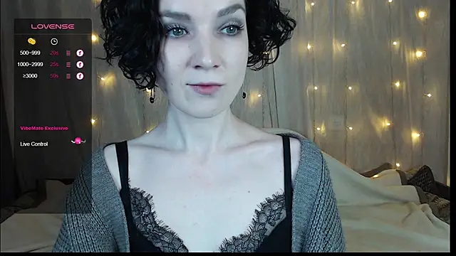 Snapshot of TinaWince chatting on 01.15.25 TinaWince online show from 01.15.25