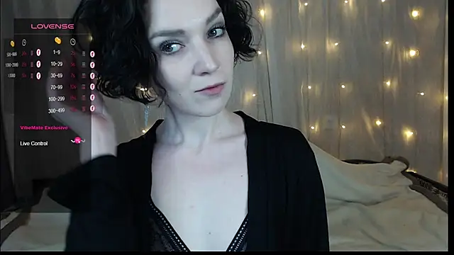 Snapshot of TinaWince chatting on 01.16.25 TinaWince online show from 01.16.25
