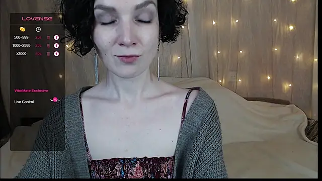 Snapshot of TinaWince chatting on 01.17.25 TinaWince online show from 01.17.25
