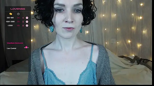 Snapshot of TinaWince chatting on 01.19.25 TinaWince online show from 01.19.25