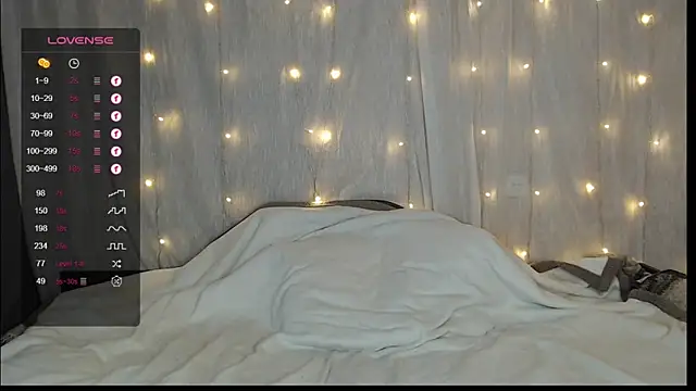 Snapshot of TinaWince chatting on 01.19.25 TinaWince online show from 01.19.25