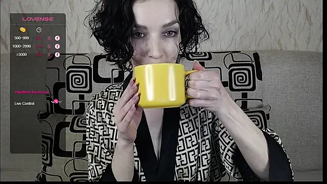 Snapshot of TinaWince chatting on 01.30.25 TinaWince online show from 01.30.25