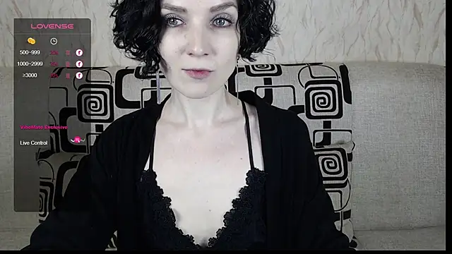 Snapshot of TinaWince chatting on 01.31.25 TinaWince online show from 01.31.25