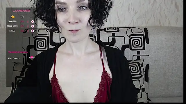 Snapshot of TinaWince chatting on 02.01.25 TinaWince online show from 02.01.25