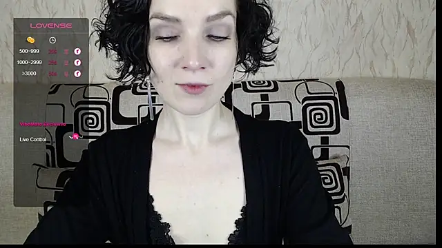 Snapshot of TinaWince chatting on 02.06.25 TinaWince online show from 02.06.25