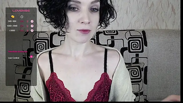 Snapshot of TinaWince chatting on 02.08.25 TinaWince online show from 02.08.25