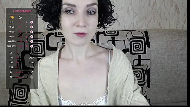 Snapshot of TinaWince chatting on 02.09.25 TinaWince online show from 02.09.25
