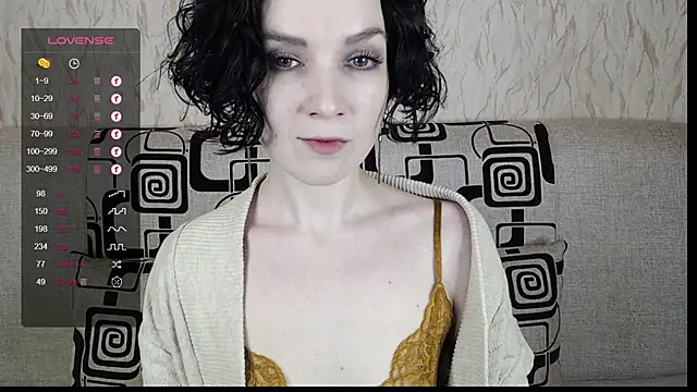 Snapshot of TinaWince chatting on 02.12.25 TinaWince online show from 02.12.25
