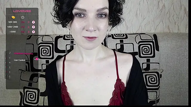 Snapshot of TinaWince chatting on 03.01.25 TinaWince online show from 03.01.25