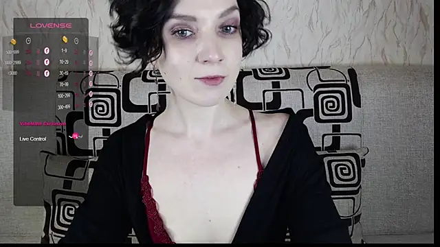 Snapshot of TinaWince chatting on 03.01.25 TinaWince online show from 03.01.25