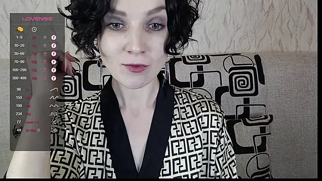 Snapshot of TinaWince chatting on 03.09.25 TinaWince online show from 03.09.25