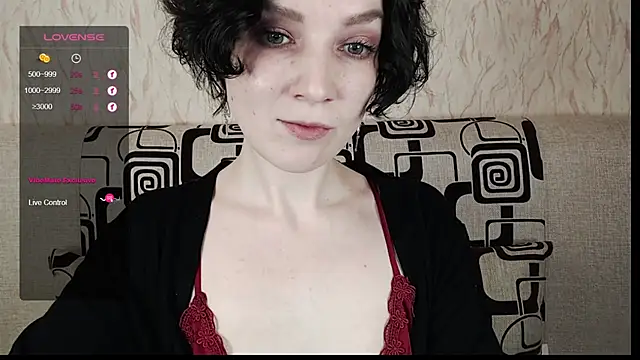 Snapshot of TinaWince chatting on 03.12.25 TinaWince online show from 03.12.25