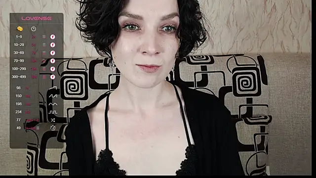 Snapshot of TinaWince chatting on 03.12.25 TinaWince online show from 03.12.25