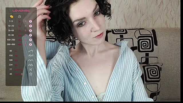 Snapshot of TinaWince chatting on 03.23.25 TinaWince online show from 03.23.25