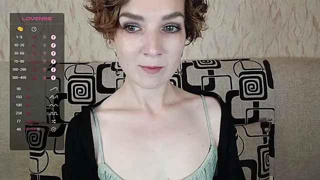 Snapshot of TinaWince chatting on 09.11.25 TinaWince online show from 09.11.25