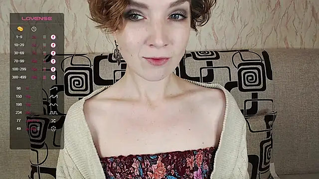Snapshot of TinaWince chatting on 09.19.25 TinaWince online show from 09.19.25