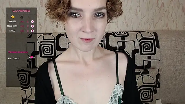 Snapshot of TinaWince chatting on 09.20.25 TinaWince online show from 09.20.25