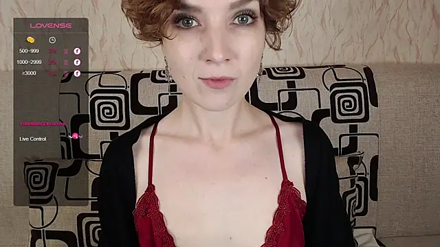 Snapshot of TinaWince chatting on 09.21.25 TinaWince online show from 09.21.25