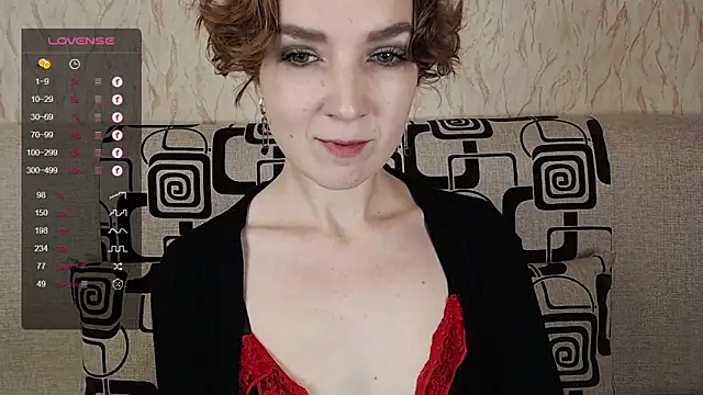 Snapshot of TinaWince chatting on 09.26.25 TinaWince online show from 09.26.25